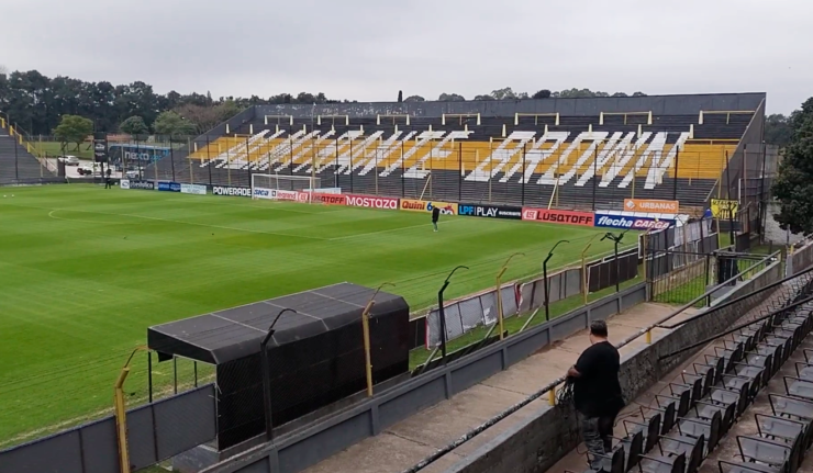 Almirante Brown cancha Almirante Brown tribuna