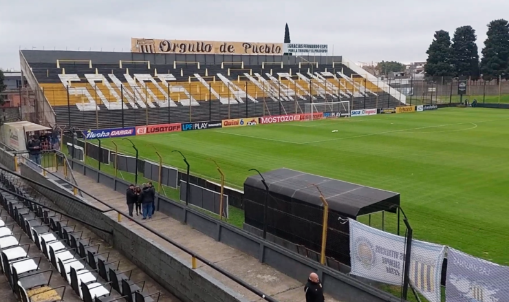 Almirante Brown tribuna local cancha Almirante Brown