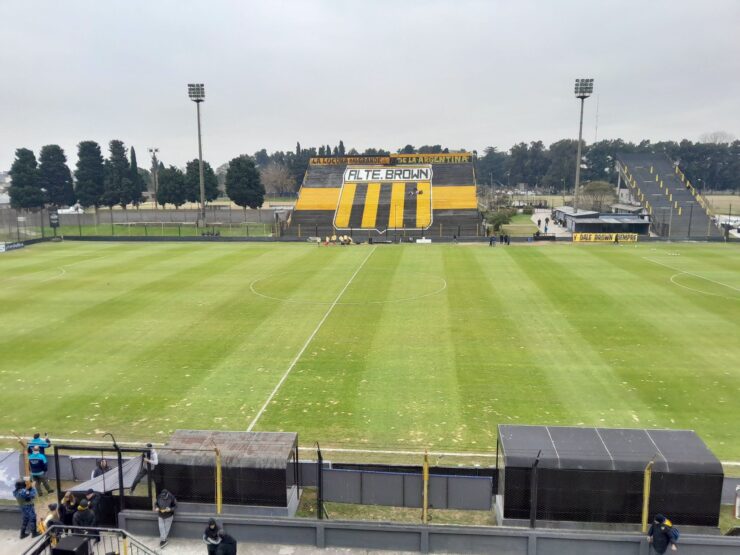 Almirante Brown tribunas laterales Almirante Brown