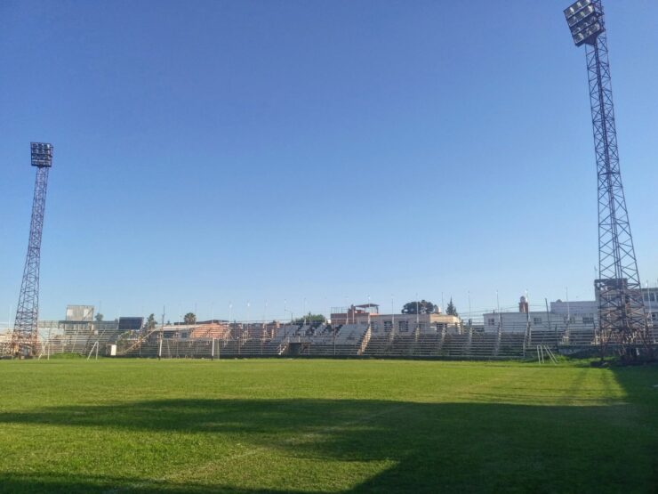 Altos Hornos Zapla tribuna cancha Altos Hornos Zapla