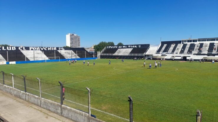 tribunas cancha El Porvenir Gerli
