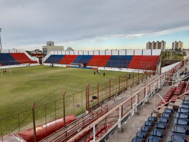 cancha Huracán Corrientes