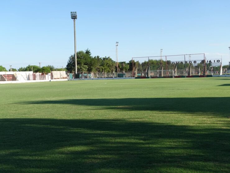 Sportivo Las Parejas tribuna cancha Sportivo Las Parejas