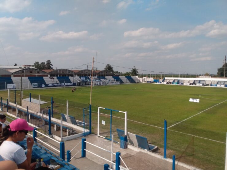 Almirante Brown Lules tribuna estadio Almirante Brown Lules