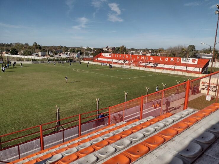 tribuna estadio Berazategui