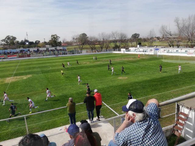 cancha deportivo liniers