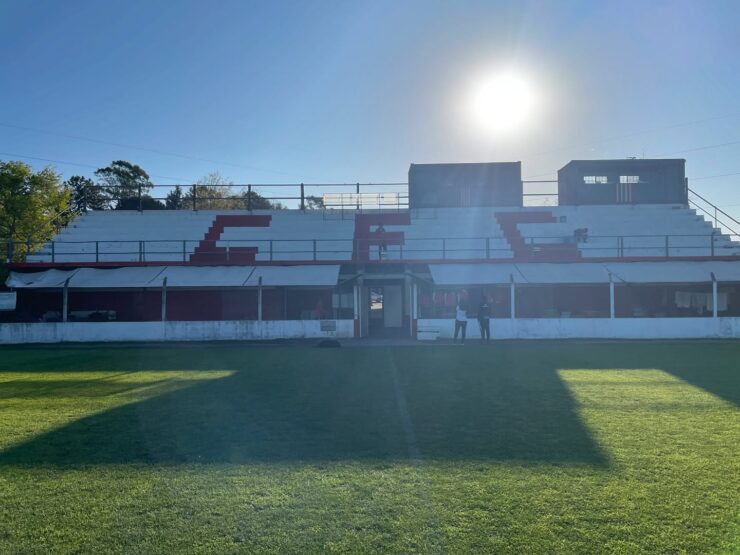 tribuna local club Cañuelas