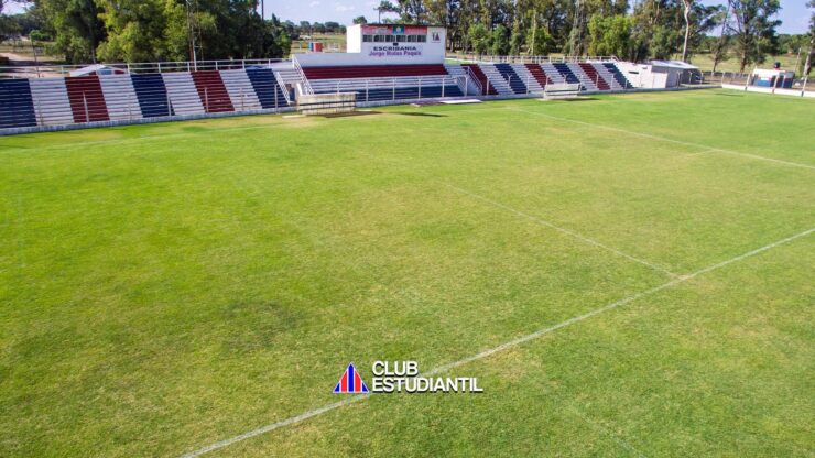 tribuna estadio Estudiantil Eduardo Castex