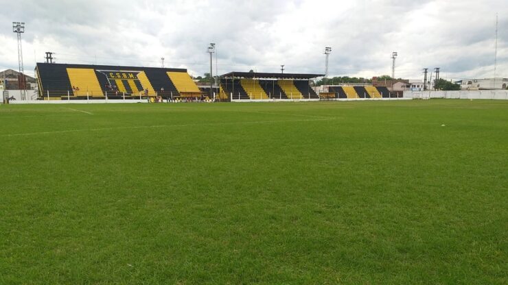tribunas cancha Benjamin Matienzo Goya