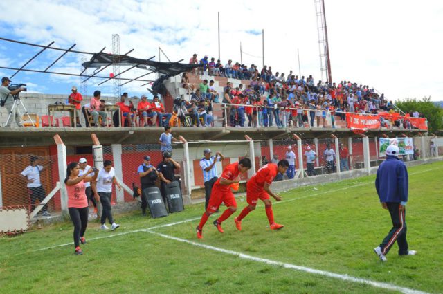 estadio Unión Calchaquí tribuna