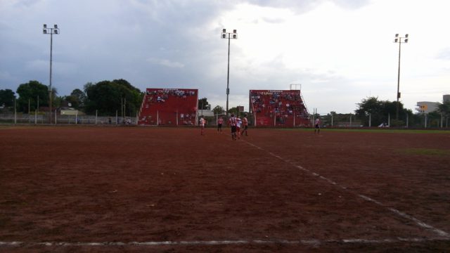 cancha Huracán Rocamora tribunas