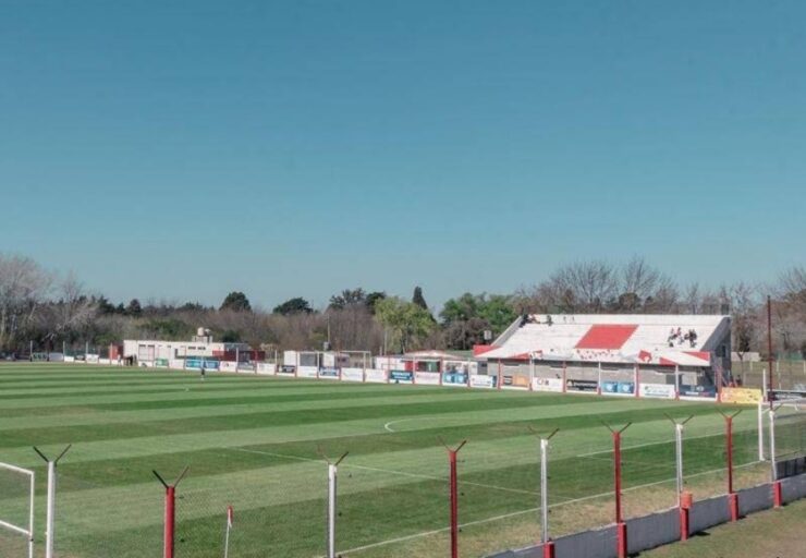 club Luján tribuna local