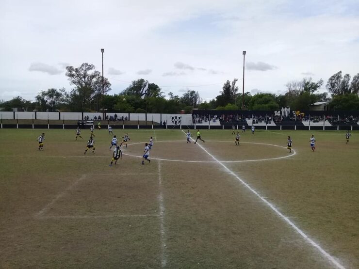 tribuna FC Villa Huidobro