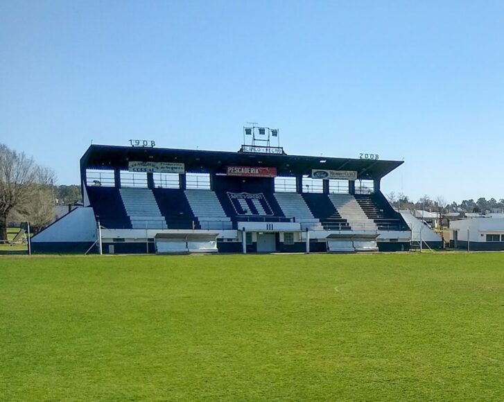 Centro Blanco y Negro tribuna